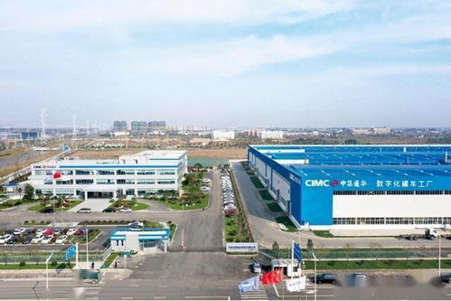 揚州市四套班子領導觀摩中集通華數字化罐車工廠